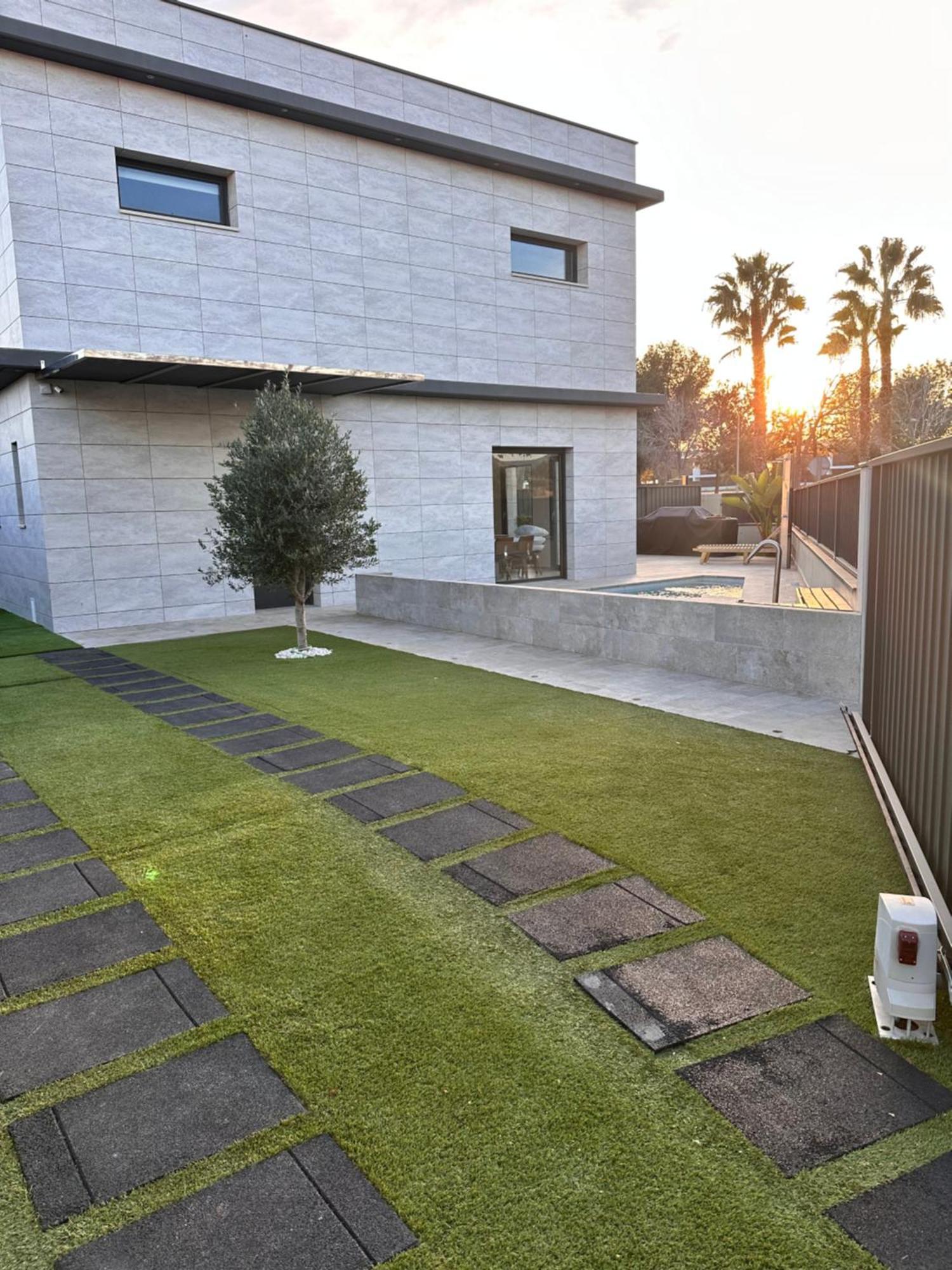 Shome Vilanova i la Geltrú Esterno foto